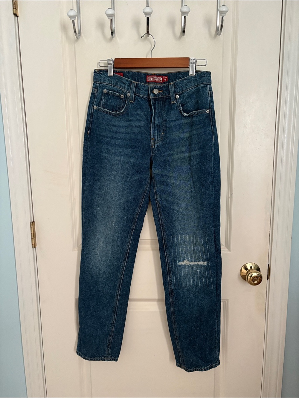 Lucky Brand Women’s Blue Denim Jeans - Relaxed Straight Fit. Size 25/0 R